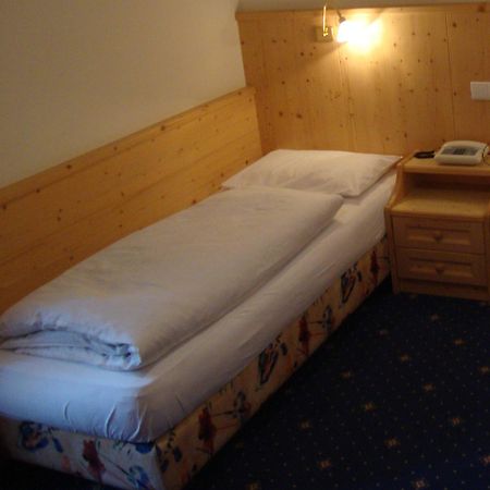 Hotel Ju Furcia Сан-Віджиліо-ді-Мареббе Екстер'єр фото