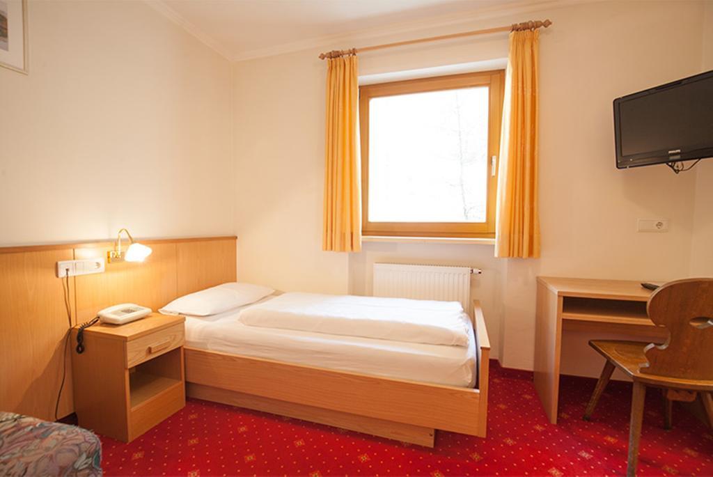 Hotel Ju Furcia Сан-Віджиліо-ді-Мареббе Екстер'єр фото