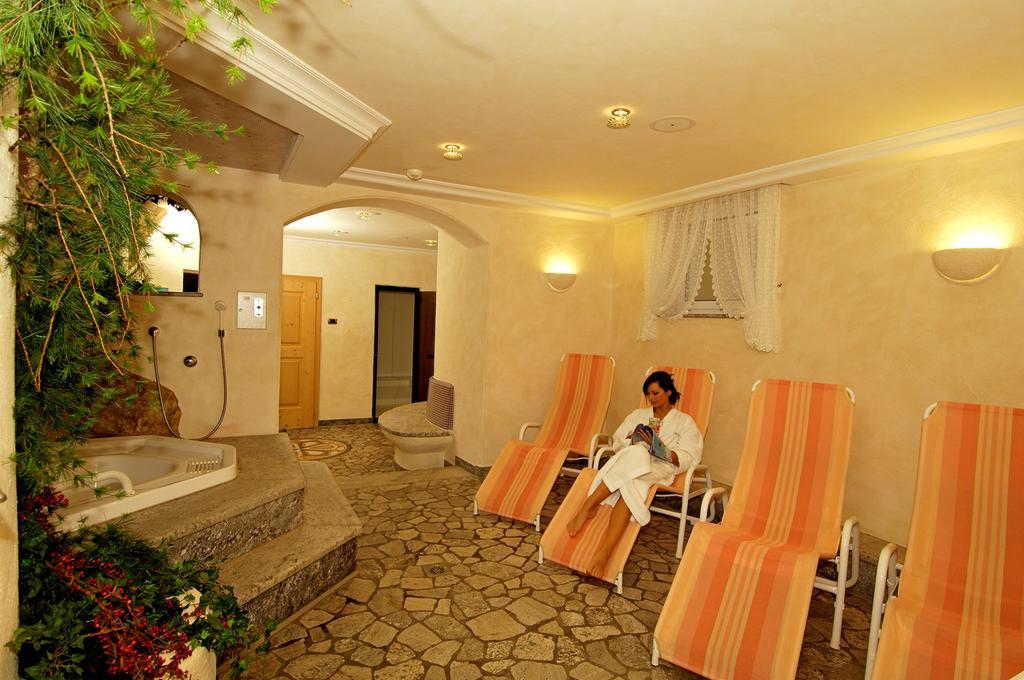 Hotel Ju Furcia Сан-Віджиліо-ді-Мареббе Екстер'єр фото